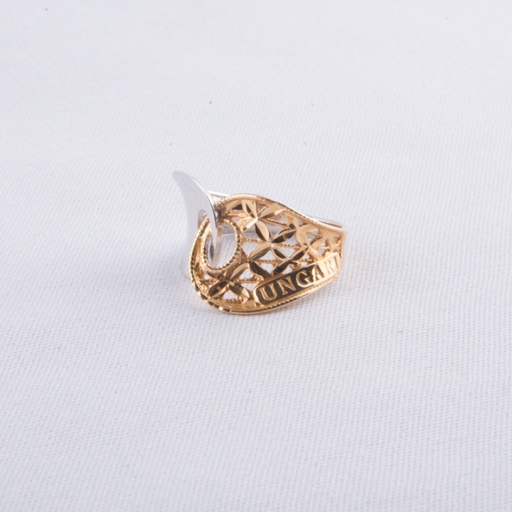 Anello Ungari in oro bianco e giallo 18 kt.