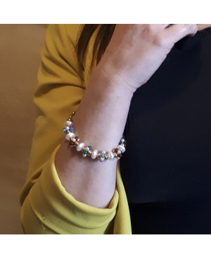 Bracciale donna in argento dorato con perle d'acqua dolce e pietre dure multicolor.