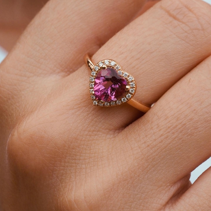 Mario Porzio | Anello cuore topazio rosa e diamanti