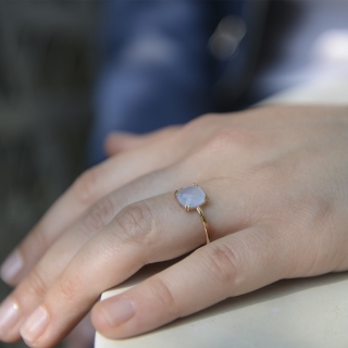 Anello in oro rosè e pietra idrotermale.