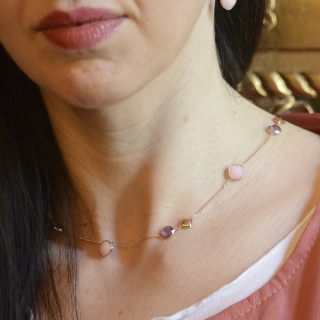 Girocollo in oro rosè 18 kt con ametiste e opali rosa.