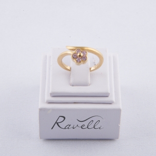 Anello donna in oro giallo 18 kt con fiore fantasia costituito da pietre sintetiche rosa.