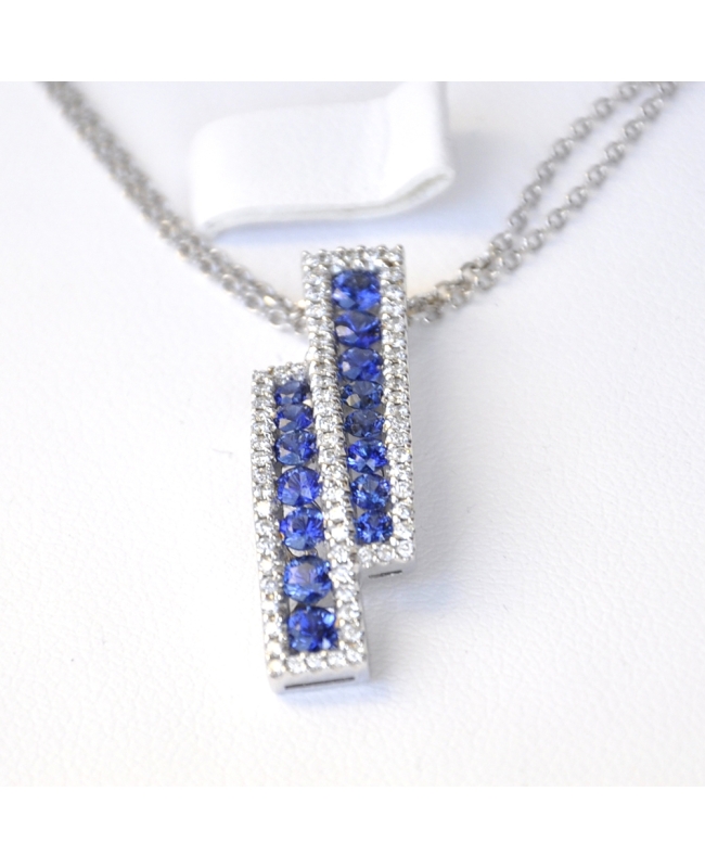 Mario Porzio | Ciondolo fantasia in oro 18 kt, zaffiri e diamanti con catenina Mario Porzio | Ciondolo fantasia in oro 18 kt, zaffiri e diamanti con catenina