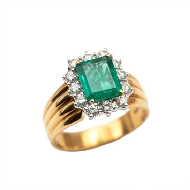 Selezione Ravelli | Anello in oro giallo, smeraldo e diamanti